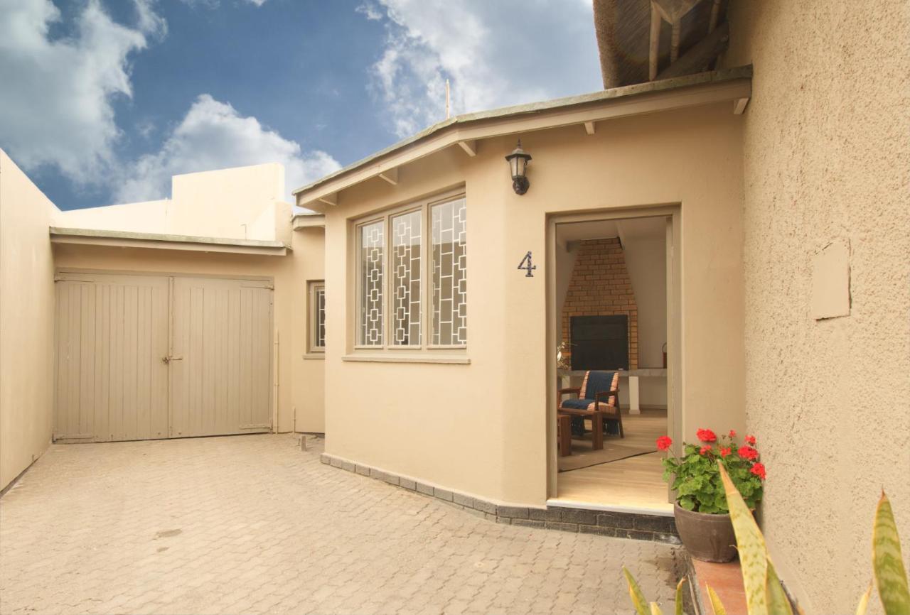 Desert Grass Cottage Swakopmund Exterior photo
